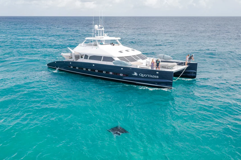750E Power Catamaran_52035
