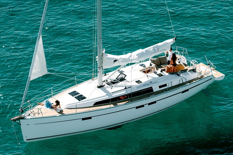 Bavaria-46_cruiser_sailing_5000